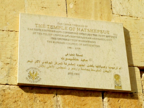 Hatshepsutin terassitemppelin kolme kerrosta
